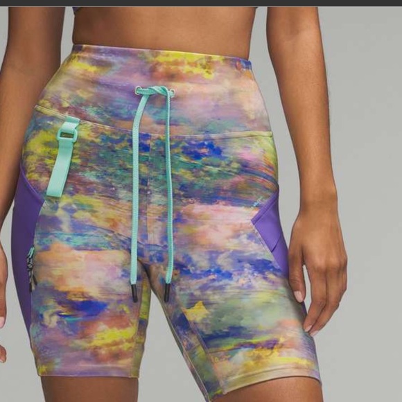 LULULEMON CARGO HIKING SHORT 8” SIZE 4 NWT - Picture 3 of 6